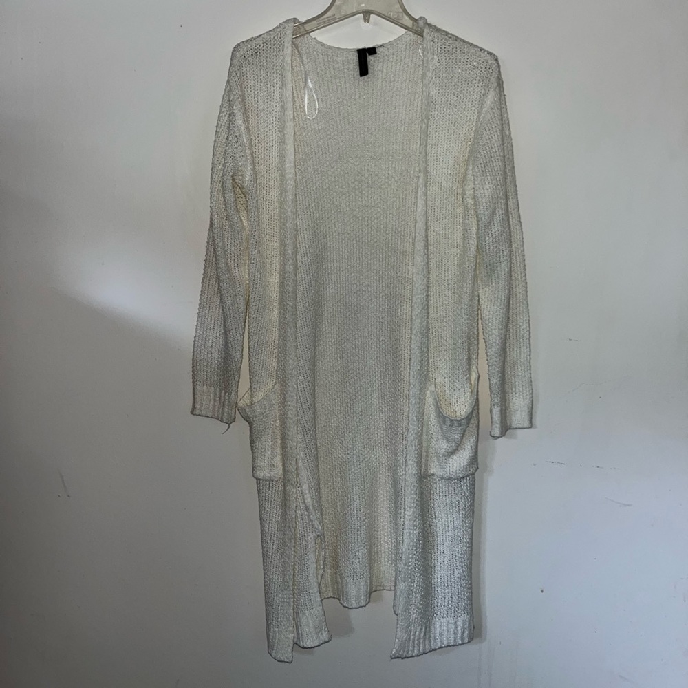 Moon & Madison white cardigan